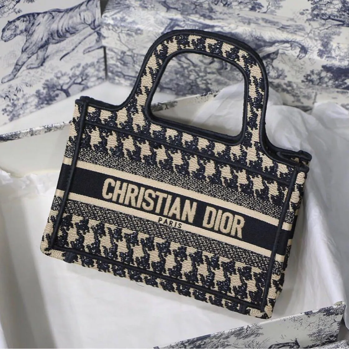 Designer Handbags - DOR - 6105