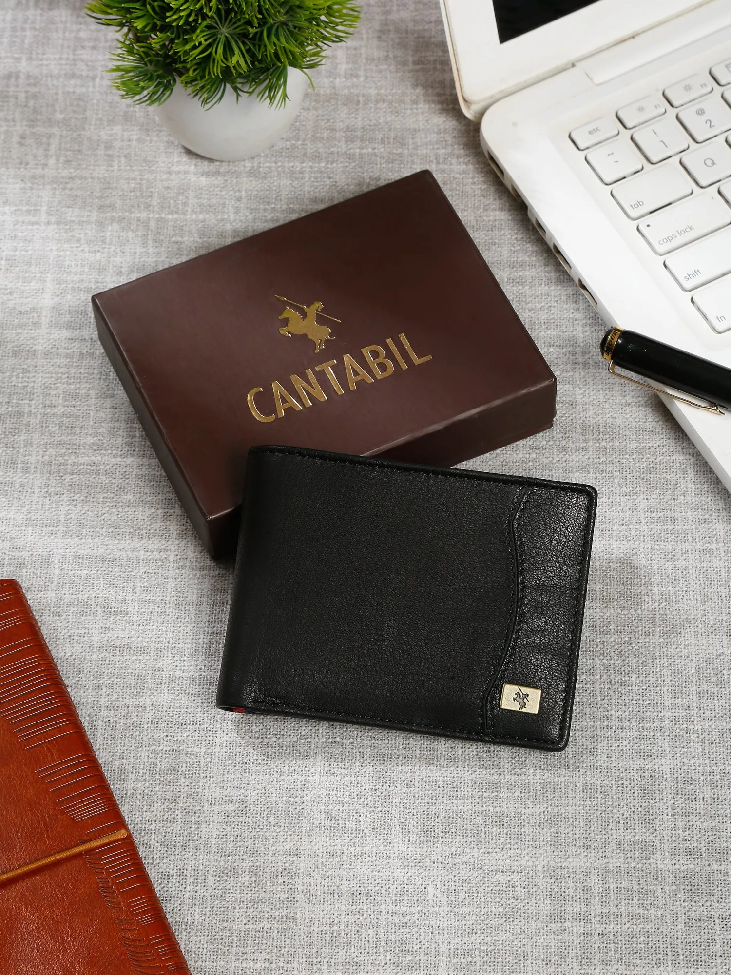 Men Black Bifold Wallet